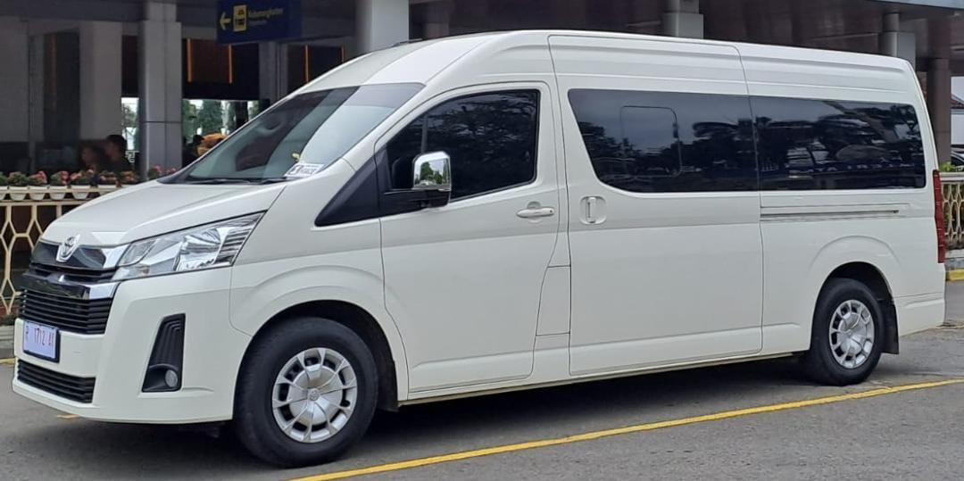 Toyota Hiace Premio rental mobil Purwokerto Venus Rent Car